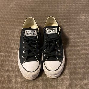 Converse Platform size 8 women’s